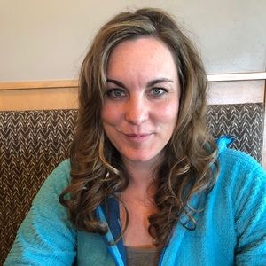 Meet your Posher, Caitlin